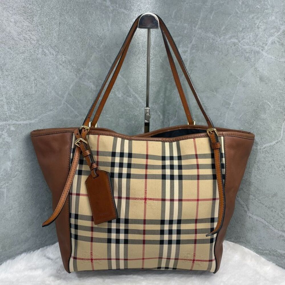 Burberry Women Pre-Loved Bag Very Good Condition